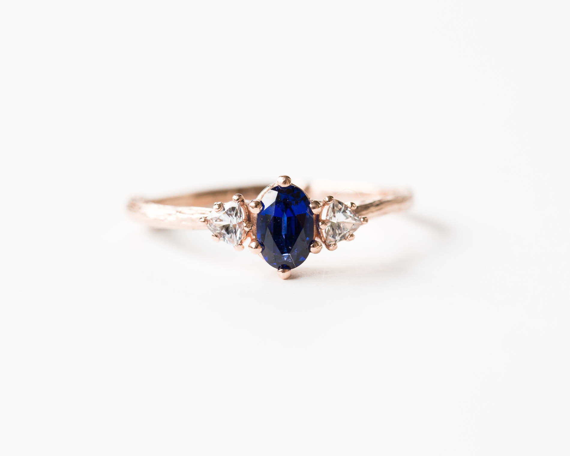 Chatham Blue Sapphire Twig Engagement Ting